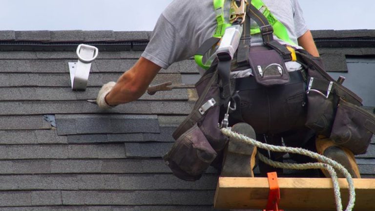 Why Hiring a Local Roofing Contractor is a Smart Choice